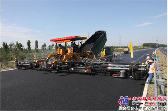 中大機(jī)械:不走尋常路 傳承匠心成就中國公路攤鋪專家